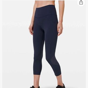 Lululemon Navy Crop Leggings // Pace Rival 22”